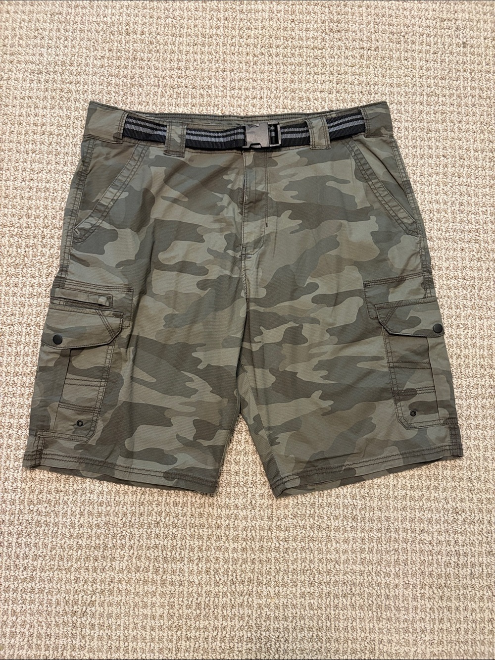 Men's Iron Co. Camo Cargo Shorts - Olive Green, size 38